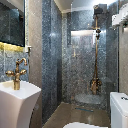 Wonder Wood ベッド・アンド・ブレックファスト