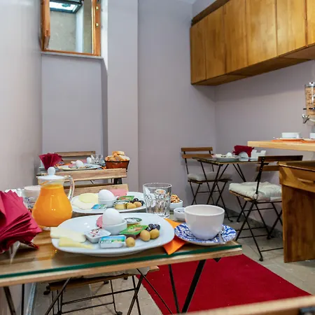 Wonder Wood ベッド・アンド・ブレックファスト