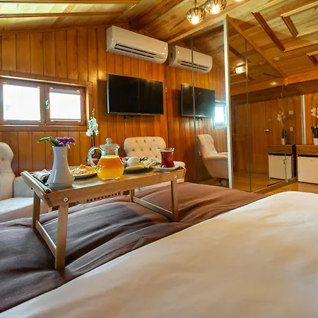 Wonder Wood ベッド・アンド・ブレックファスト