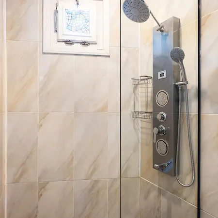 Wonder Wood Oda ve Kahvaltı 3*