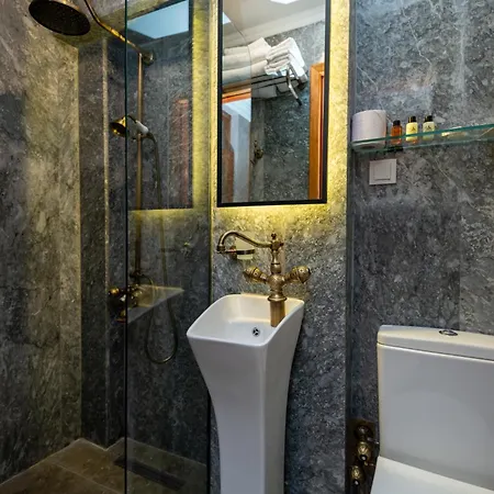 Wonder Wood Oda ve Kahvaltı 3*