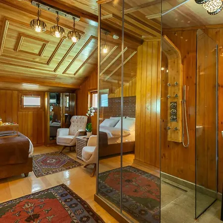 Bed and Breakfast Wonder Wood